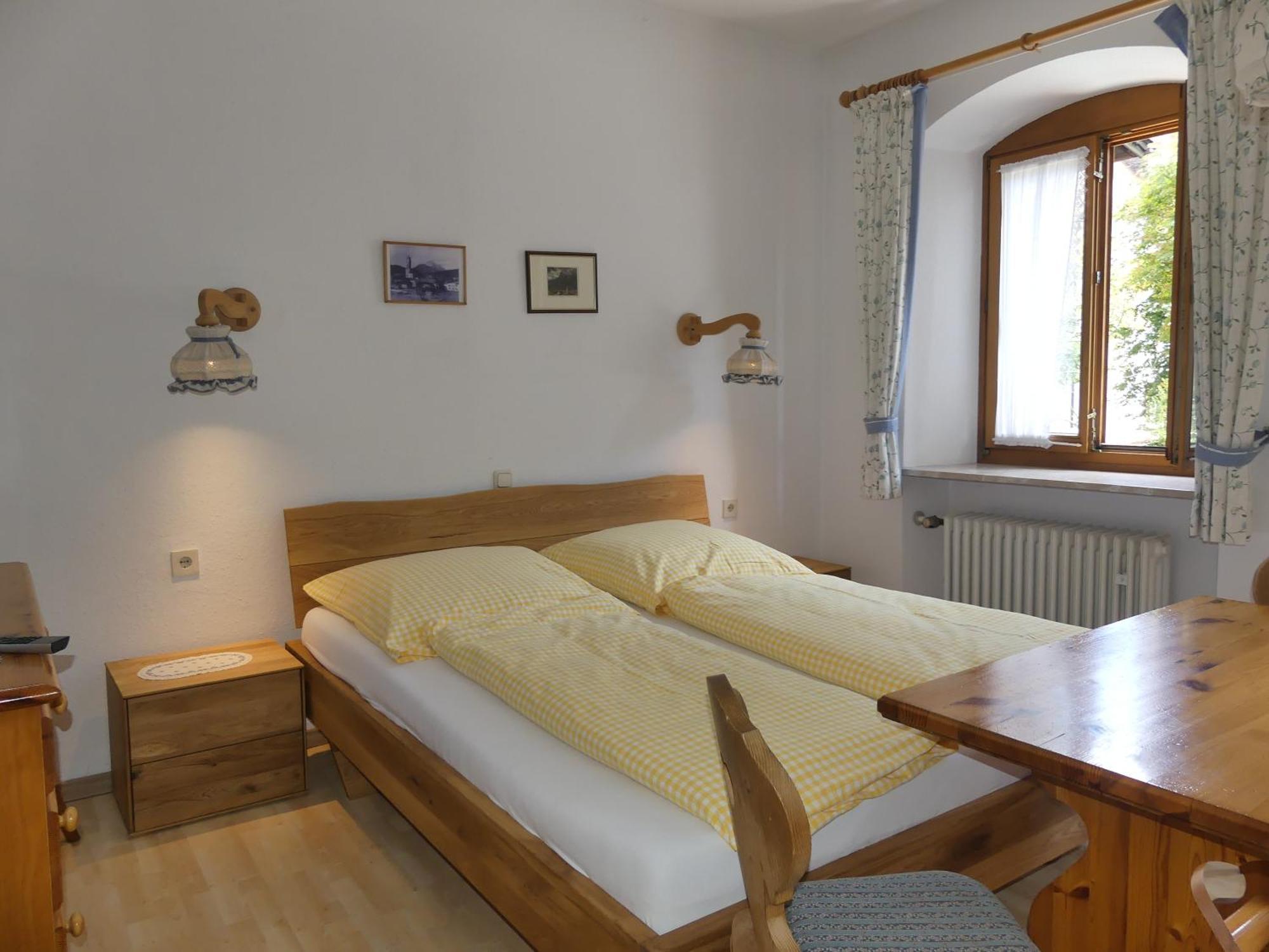 Haus Spornitz Ferienwohnung Миттенвальд Экстерьер фото